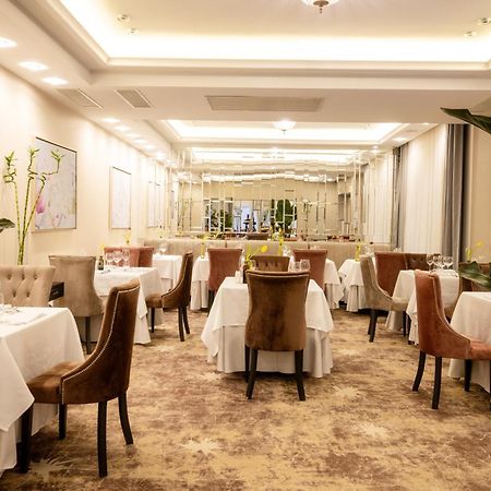 Tresor Le Palais Timisoara, Curio Collection By Hilton Hotel Exterior photo