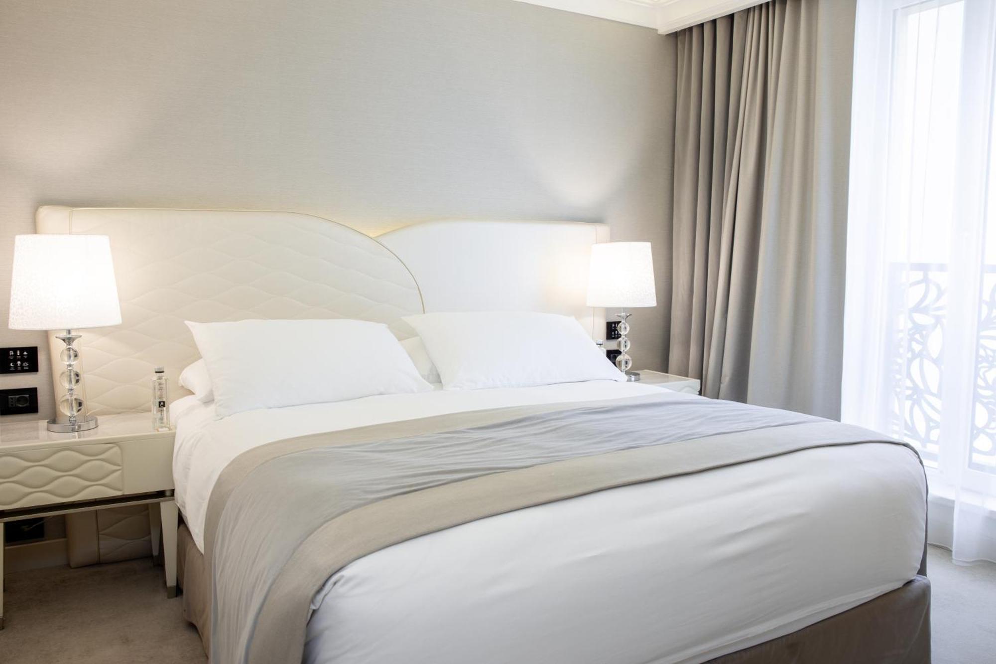 Tresor Le Palais Timisoara, Curio Collection By Hilton Hotel Exterior photo