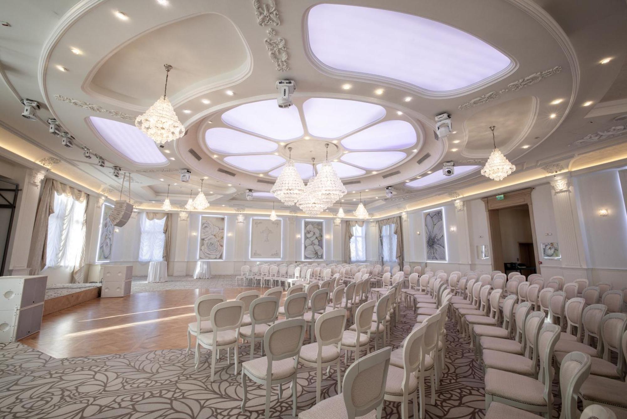Tresor Le Palais Timisoara, Curio Collection By Hilton Hotel Exterior photo