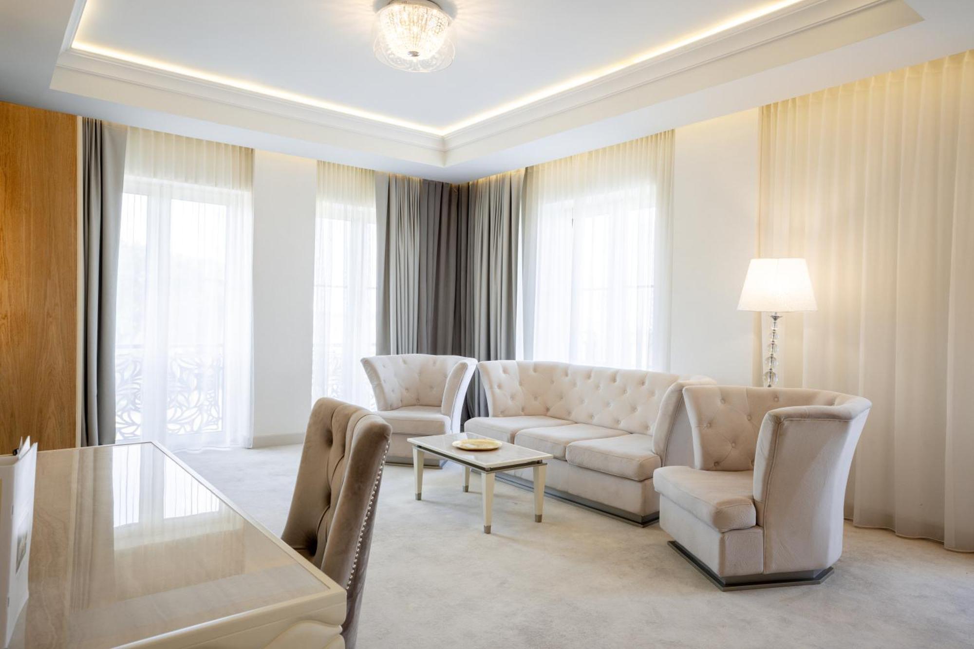 Tresor Le Palais Timisoara, Curio Collection By Hilton Hotel Exterior photo