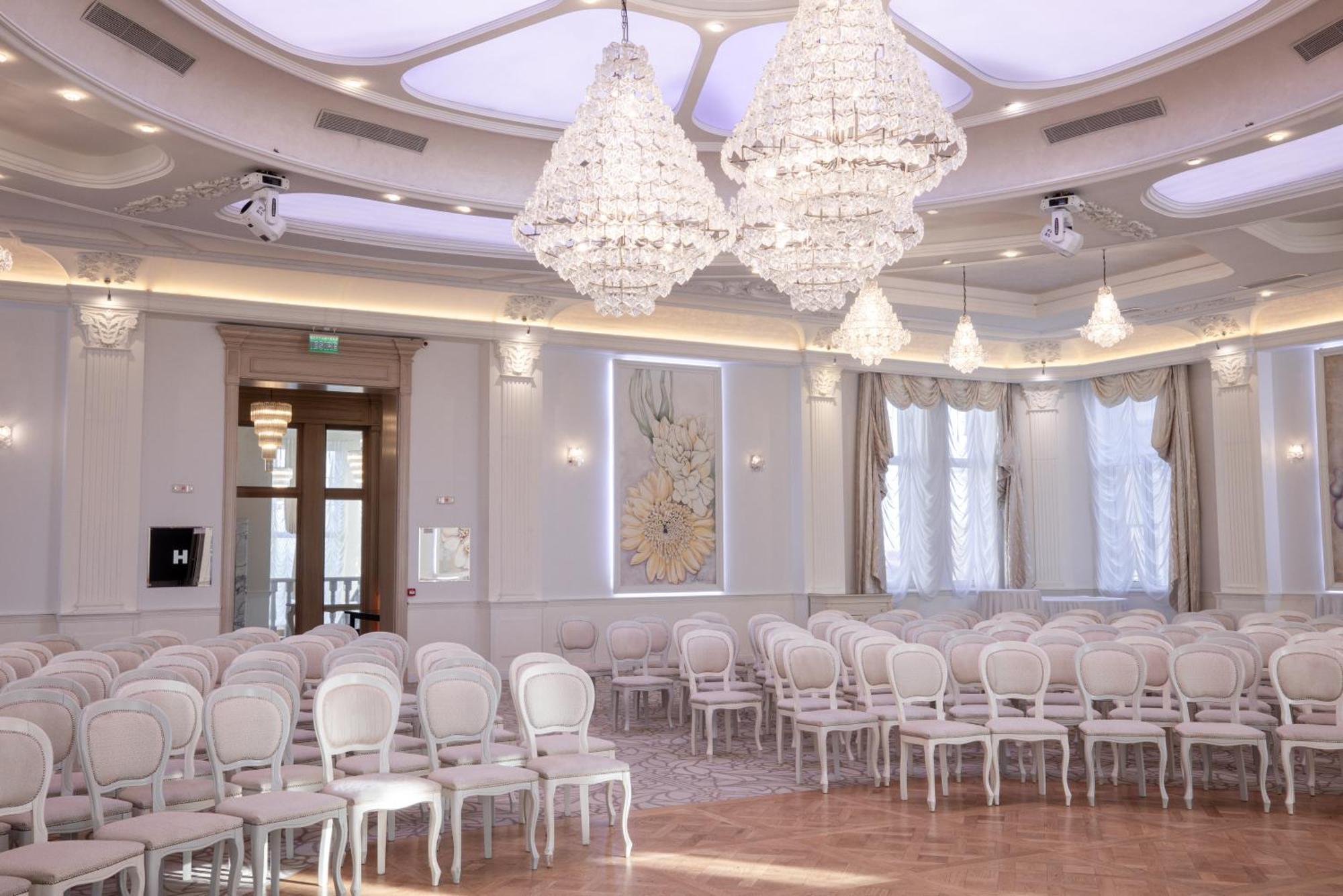 Tresor Le Palais Timisoara, Curio Collection By Hilton Hotel Exterior photo