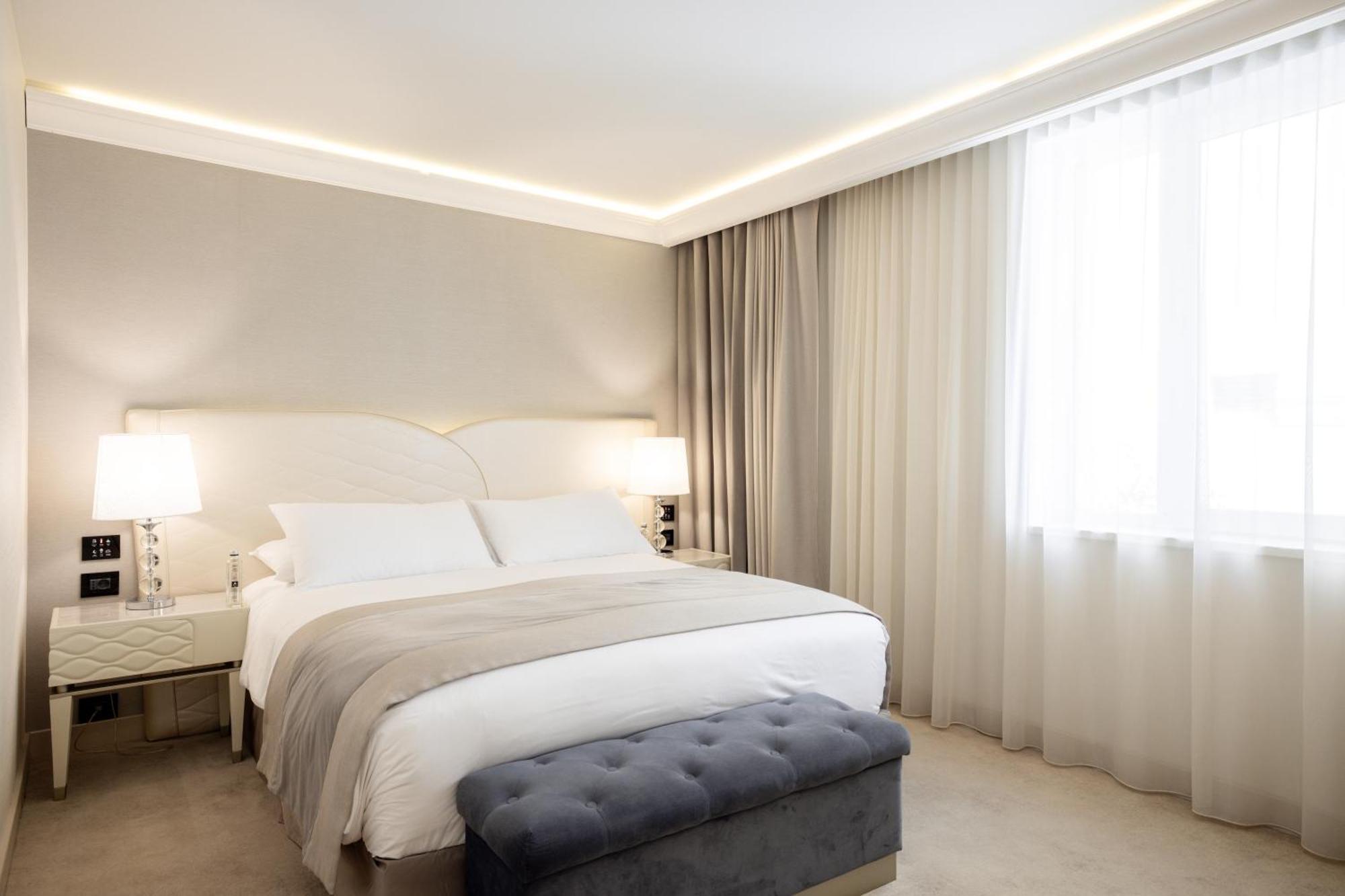 Tresor Le Palais Timisoara, Curio Collection By Hilton Hotel Exterior photo