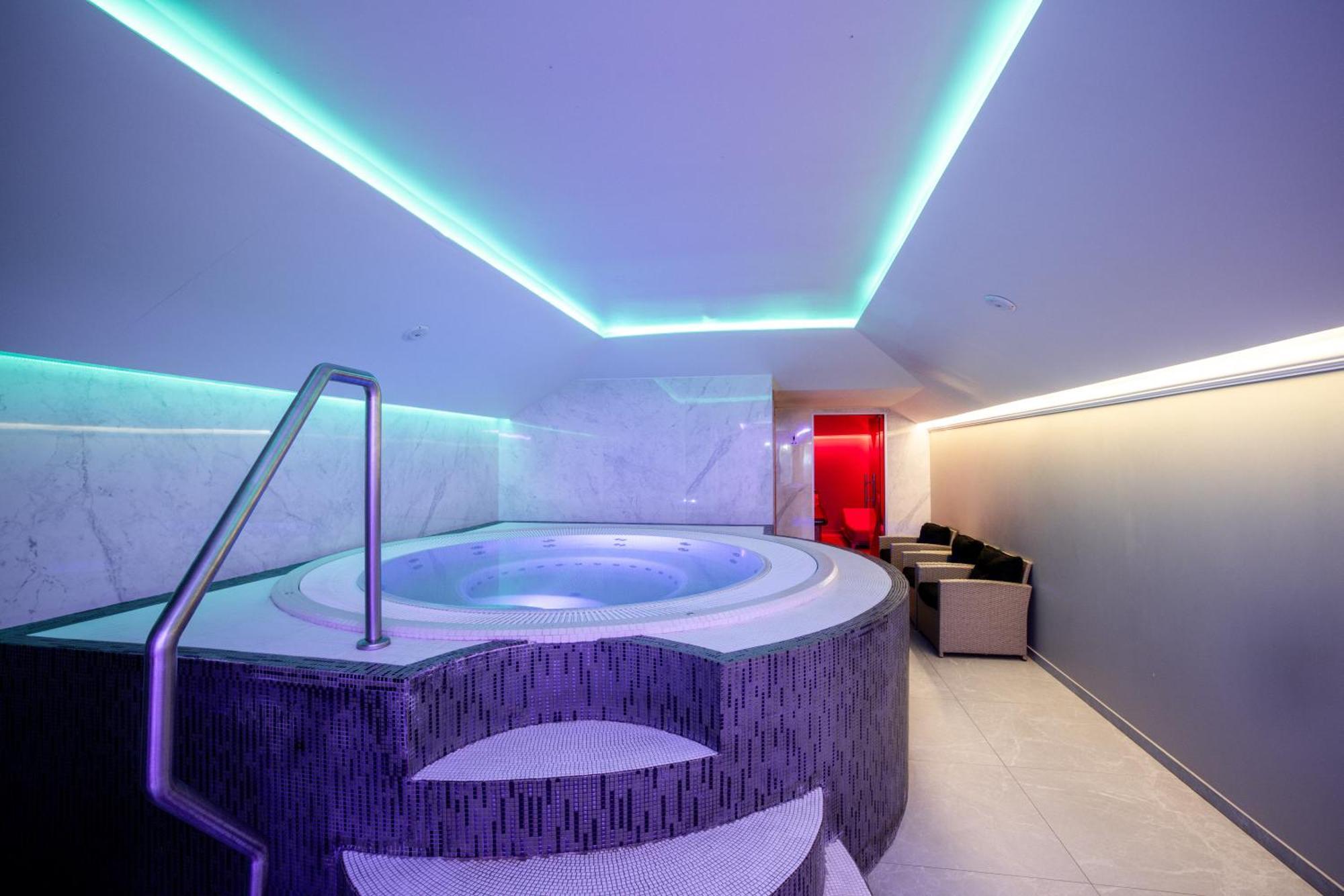 Tresor Le Palais Timisoara, Curio Collection By Hilton Hotel Exterior photo