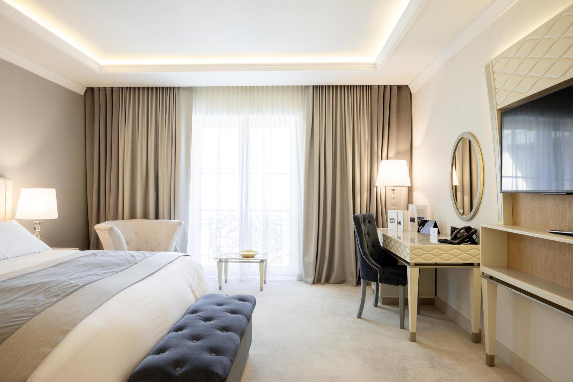 Tresor Le Palais Timisoara, Curio Collection By Hilton Hotel Exterior photo