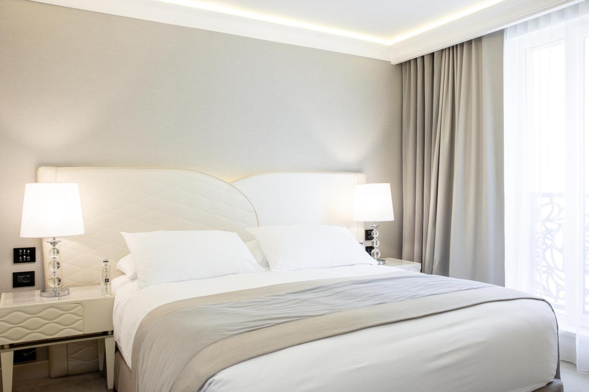 Tresor Le Palais Timisoara, Curio Collection By Hilton Hotel Exterior photo