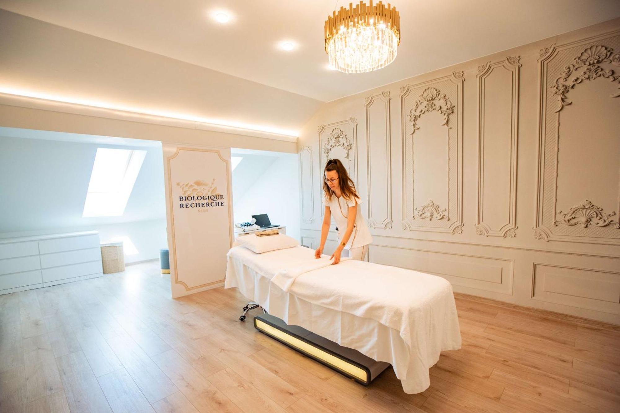 Tresor Le Palais Timisoara, Curio Collection By Hilton Hotel Exterior photo