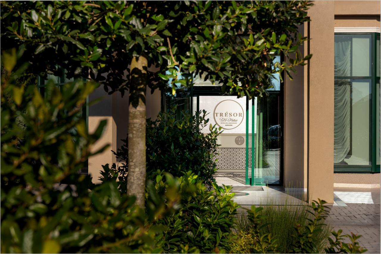 Tresor Le Palais Timisoara, Curio Collection By Hilton Hotel Exterior photo